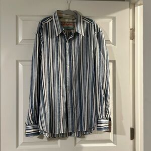 Robert Graham long sleeve button down soft, sexy, styling